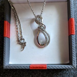 1/10CT TW Diamond Sterling Silver Necklace 18"